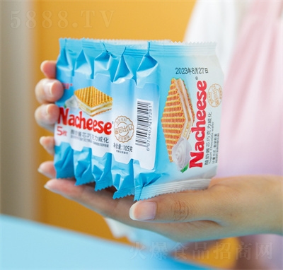 上口佳兒童小零食榛子醬巧克力威化餅干食品代理